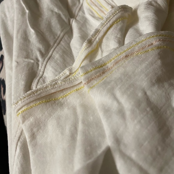 New Grey State White/Cream Joy Top 2X
Women Wide Flutter Sleeves Stitch Detail - Picture 2 of 5